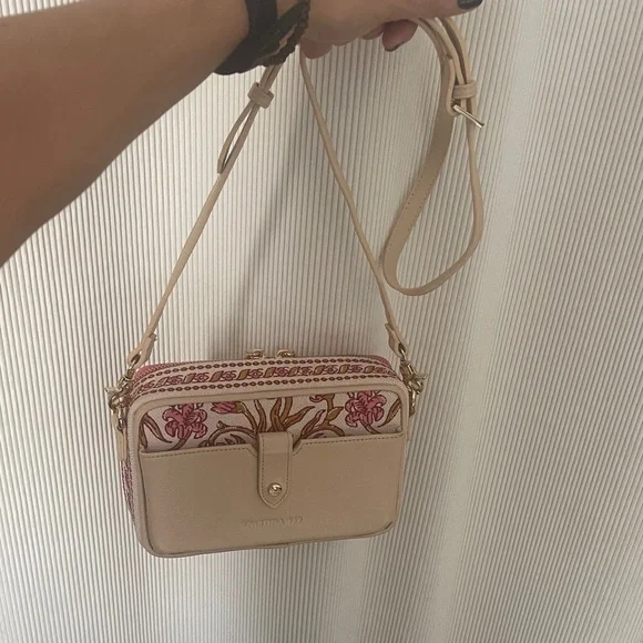 Spartina 449- Floral Embroidered leather crossbody Bag - Picture 13 of 15